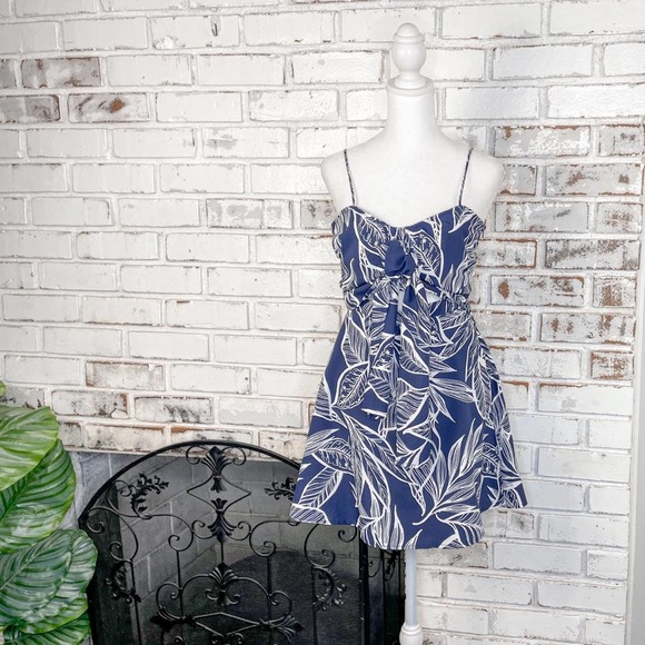 FAVLUX Dresses & Skirts - 💋FavLux Navy Blue Floral Print Keyhole Mini Dress